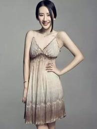 刘迪妮爆料拍戏视频,镜头下真实演绎引网友热议